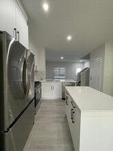 151-125 25 St SW in Edmonton, AB - Building Photo - Building Photo