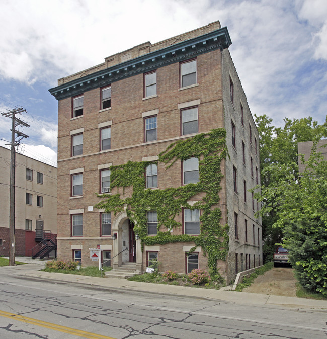 2314 W Wells St in Milwaukee, WI - Building Photo - Building Photo