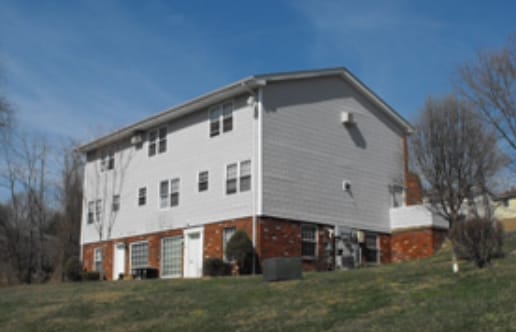 Rustic Arms Apartments in St. Clairsville, OH - Building Photo - Building Photo
