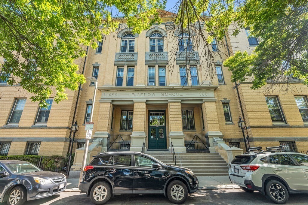 350 W Fourth St in Boston, MA - Building Photo