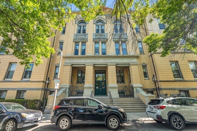 property at 350 W Fourth St