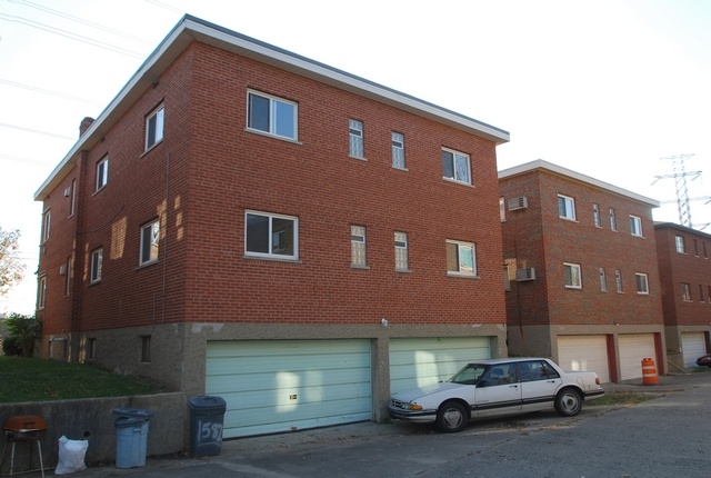 Crest Hill Quad Apartments in Cincinnati, OH - Building Photo - Building Photo