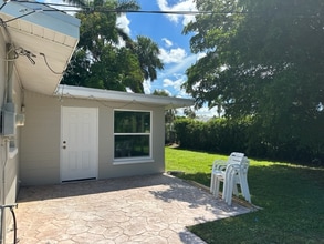 1454 Byron Rd in Ft. Myers, FL - Building Photo - Building Photo