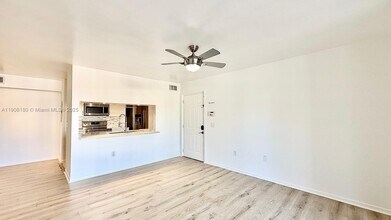 1727 Village Blvd in West Palm Beach, FL - Building Photo - Building Photo