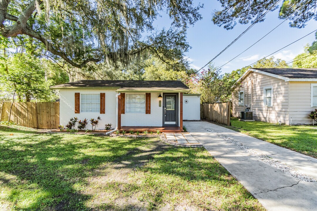 810 W Minnehaha St in Tampa, FL - Building Photo