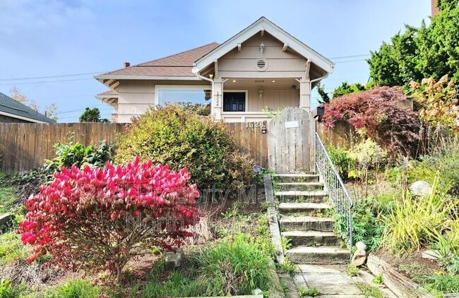1524 Rockefeller Ave in Everett, WA - Building Photo - Building Photo