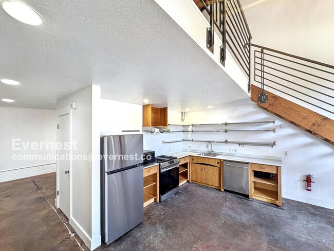2201 West St in Oakland, CA - Building Photo - Building Photo