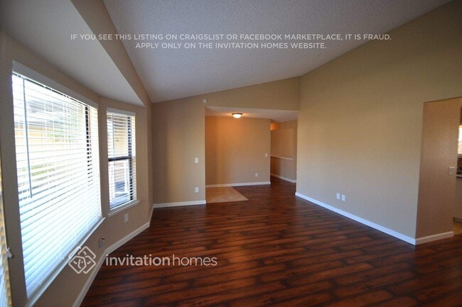 7337 Holworthy Way in Sacramento, CA - Building Photo - Building Photo