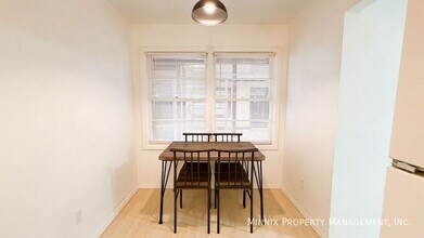 5005 Avenue W, Unit 4 in Lubbock, TX - Foto de edificio - Building Photo