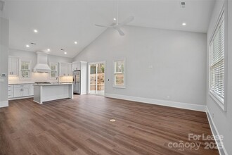 805 Naples Dr in Davidson, NC - Building Photo - Building Photo