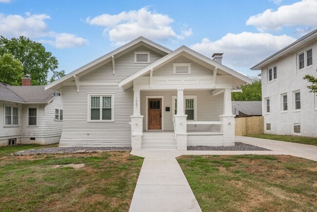 property at 1061 S Roanoke Ave