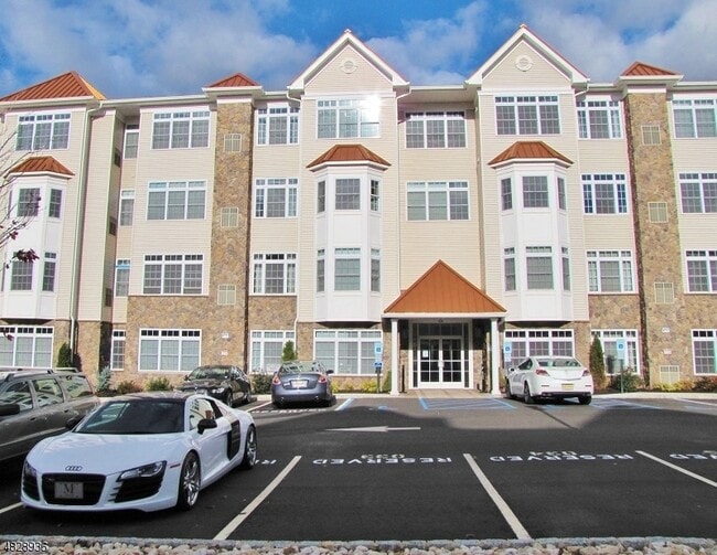 104 E Elizabeth Ave in Linden, NJ - Building Photo - Building Photo