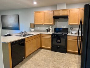 2268 Lambro St in Henderson, NV - Building Photo - Building Photo