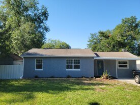 9 Palmira Rd in Debary, FL - Building Photo