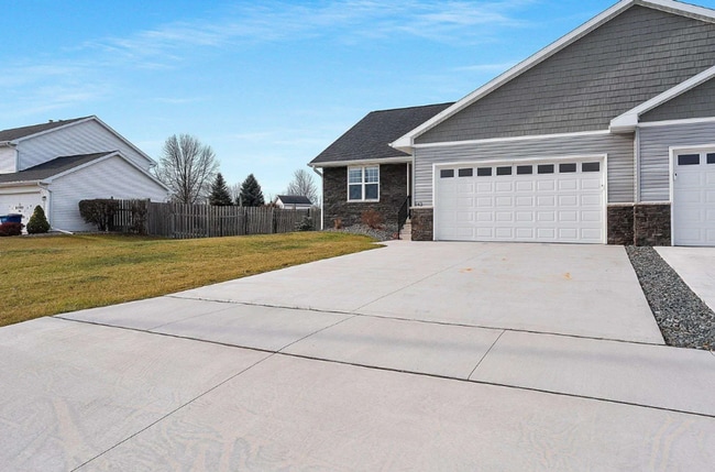 property at 843 Redhawk Dr