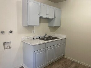 1180 Arnold Dr in Reno, NV - Building Photo - Building Photo