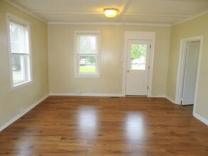 145 E Main St in Leola, PA - Building Photo - Building Photo