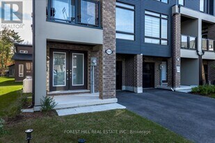 111 Marina Village Dr in Georgian Bay, ON - Building Photo