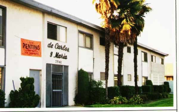 De Carlos Y Maria Apartments in Pico Rivera, CA - Building Photo