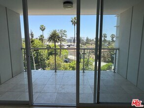 201 Ocean Ave in Santa Monica, CA - Building Photo - Building Photo
