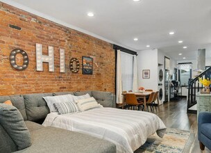 241 Taylor Ave in Columbus, OH - Foto de edificio - Building Photo