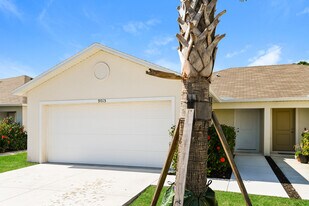 9015 Aegean Cir, Unit RH9-1127 in Lehigh Acres, FL - Building Photo