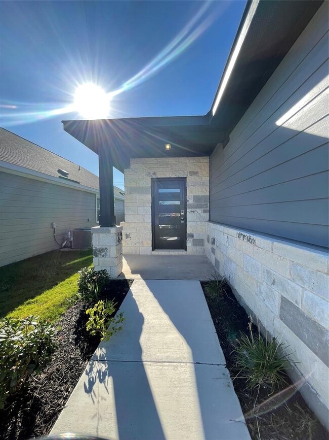 125 Unforgiven Ln in Jarrell, TX - Building Photo - Building Photo