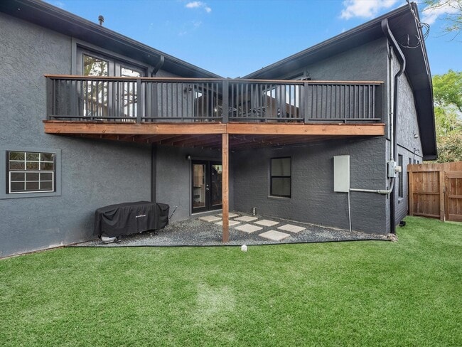 5041 Nina Lee Ln
