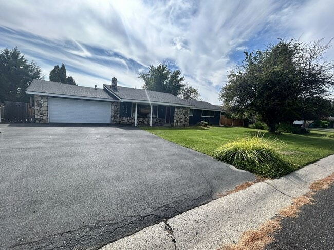 property at 3949 Rio Vista Way