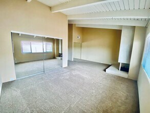 4152 Loma Riviera Ln in San Diego, CA - Building Photo - Building Photo