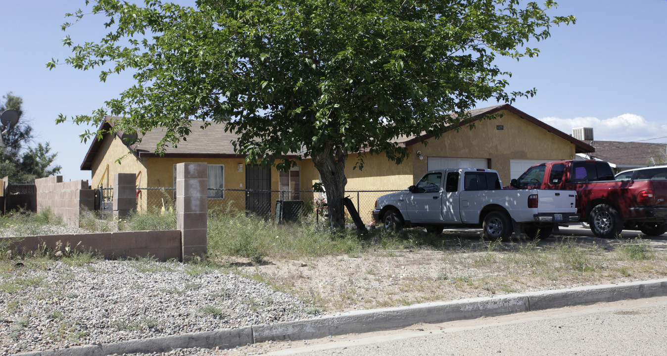 11271 Aztec Ln in Adelanto, CA - Building Photo