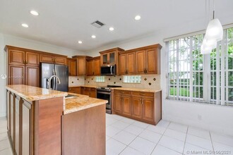 12375 NW 10th Dr in Coral Springs, FL - Building Photo - Building Photo