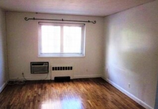 20 Saint Paul St, Unit 3 in Brookline, MA - Building Photo - Building Photo