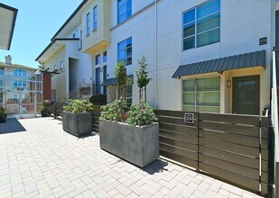 1 E Julian St in San Jose, CA - Building Photo - Building Photo