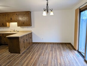 2043 Hilltop Dr in Green Bay, WI - Building Photo - Building Photo