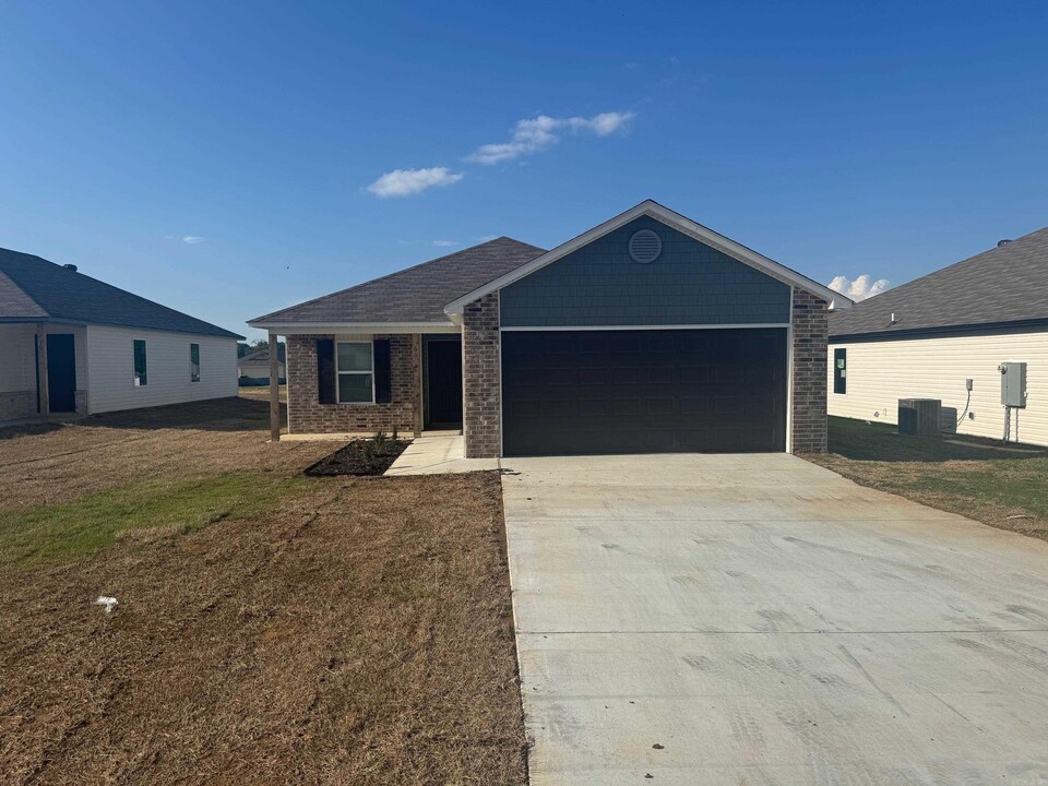 60 Sarah Alyse Ln in Cabot, AR - Building Photo
