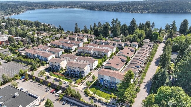 14627 36th Ct NE in Lake Forest Park, WA - Building Photo - Building Photo