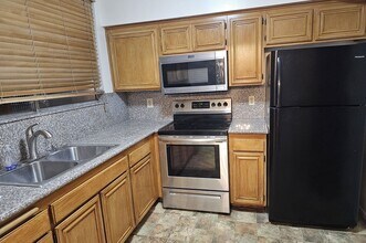 7260 Hillside Ave in Los Angeles, CA - Building Photo - Building Photo