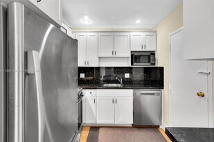 700 Biltmore Way, Unit 306 in Coral Gables, FL - Building Photo