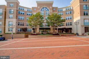 12000 Market St in Reston, VA - Building Photo