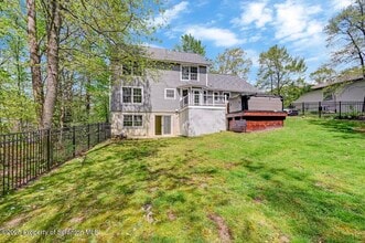 27 Emerson Dr in Moosic, PA - Building Photo - Building Photo