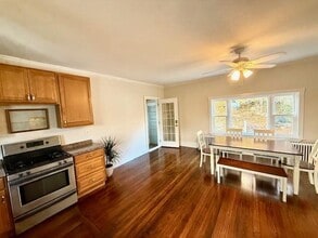 326 Fish Rd in Tiverton, RI - Building Photo - Building Photo