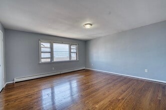 125 Garfield Ave in Jersey City, NJ - Foto de edificio - Building Photo