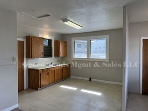 597 Kinoole St in Hilo, HI - Building Photo - Building Photo