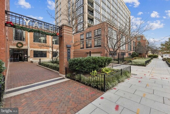 property at 437 New York Ave NW