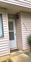 8595 Parkside Dr in Jonesboro, GA - Building Photo