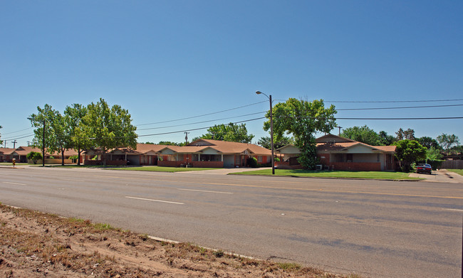 4201-4215 50th St in Lubbock, TX - Building Photo - Building Photo