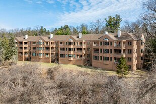 Glazier Way in Ann Arbor, MI - Building Photo