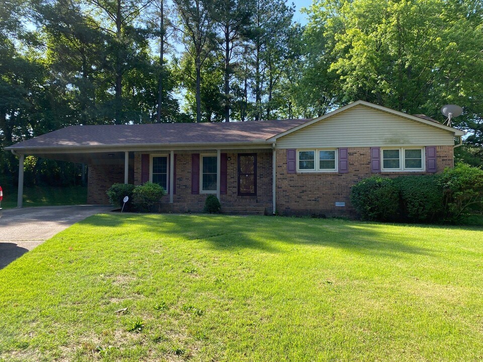 18 Angela Cv in Jackson, TN - Foto de edificio