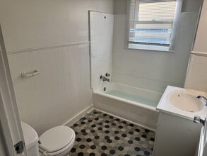 110 N Pine St in Lafayette, LA - Building Photo - Building Photo